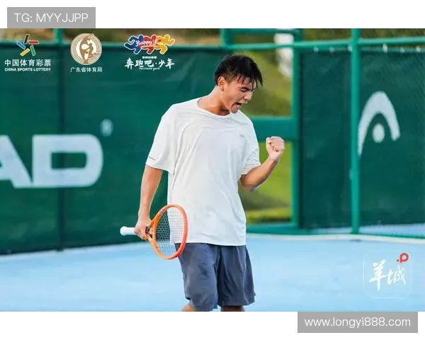 西安网球队的团队协作之道:网球巨献背后的默契与拼搏精神 西安网球队的团队协作之道:网球巨献背后的默契与拼搏精神