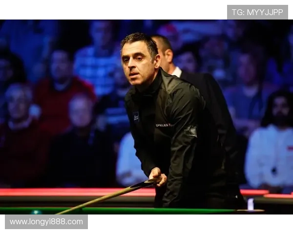 足球场上的烟雾缭绕那些热爱抽烟的足球明星们的故事与传奇